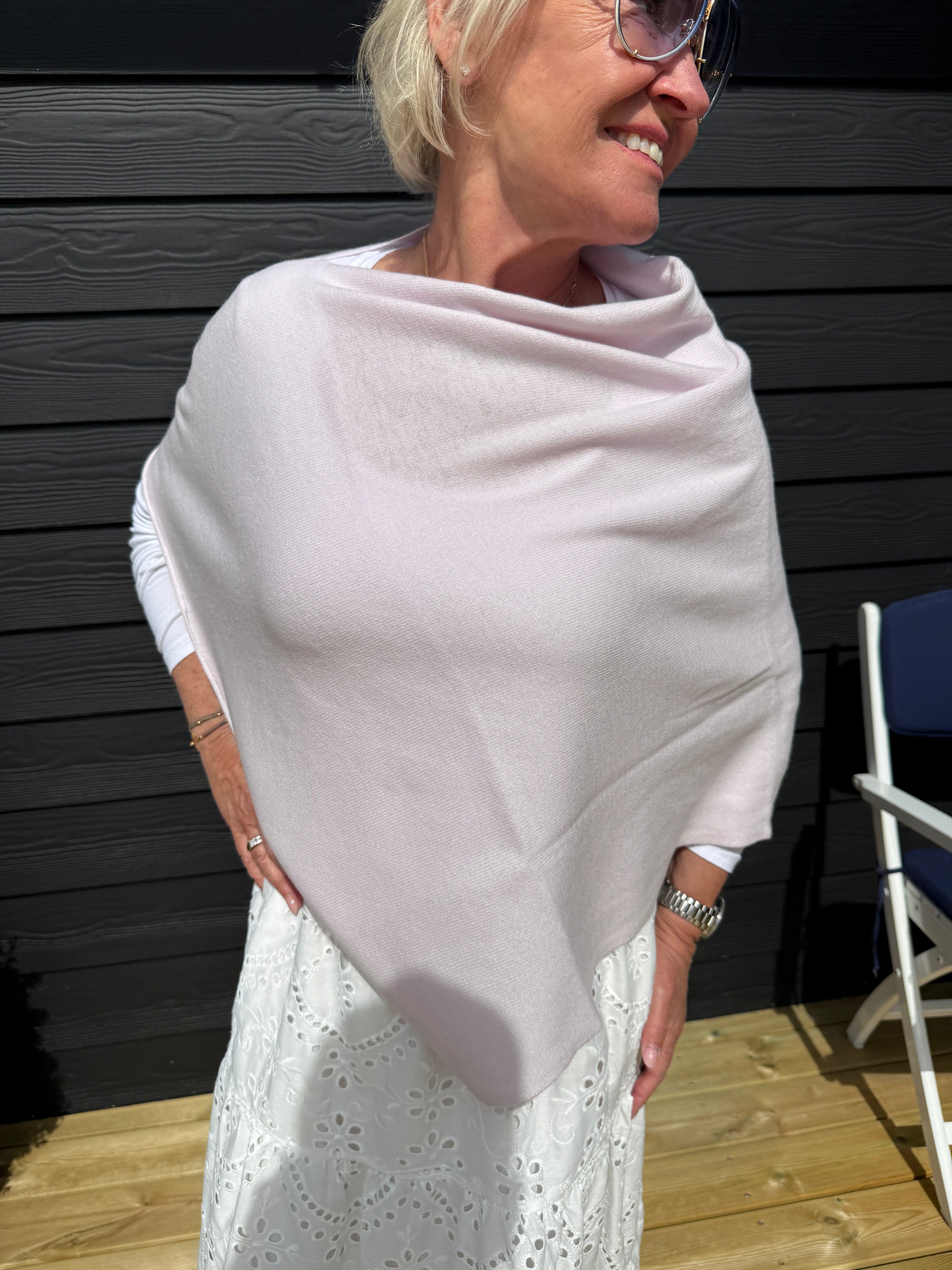 Poncho i 100% merinould - Rosa Uldplaiden.dk