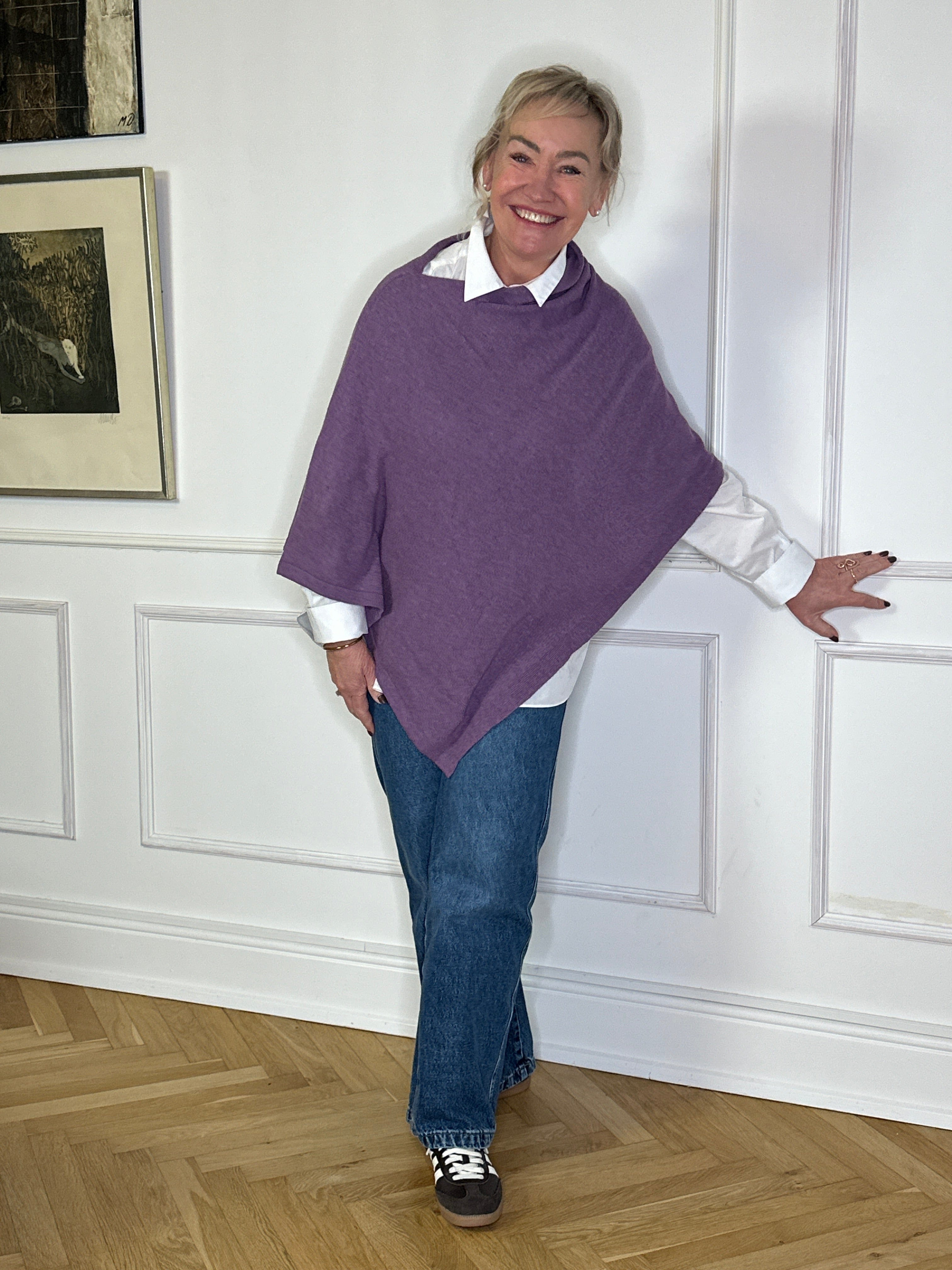 Poncho i 5% cashmere - lilla Uldplaiden.dk