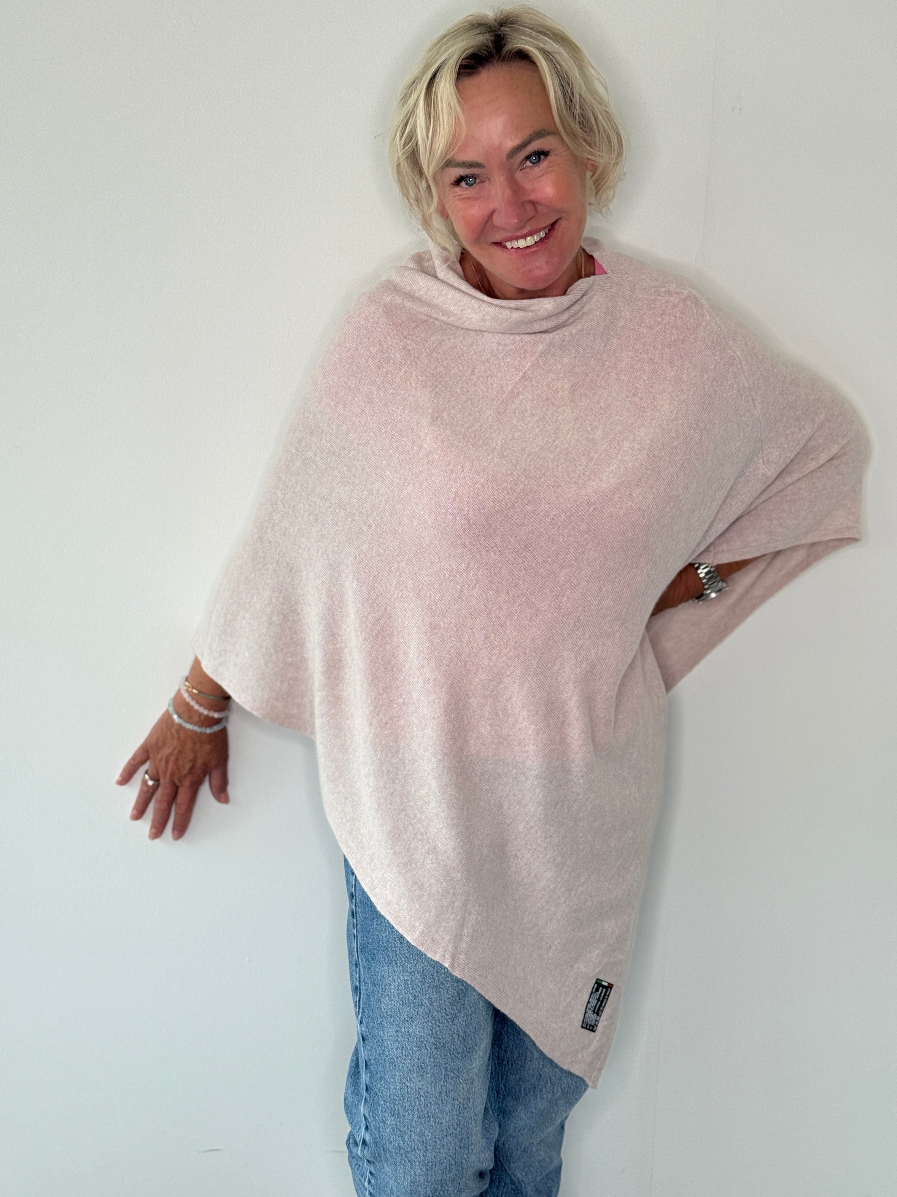 Poncho i 5% cashmere - Lys rosa Uldplaiden.dk