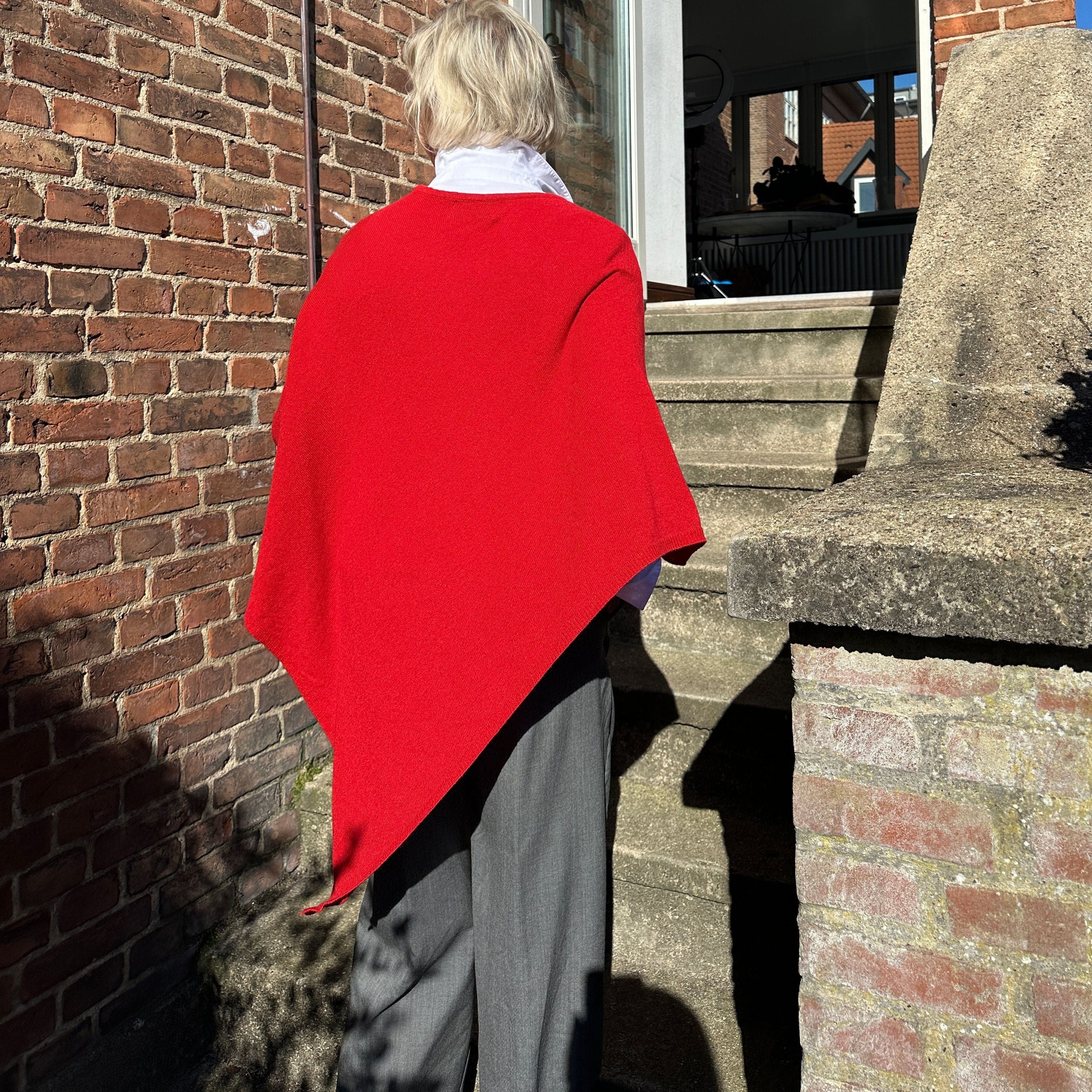Poncho i 5% cashmere - Rød Uldplaiden.dk