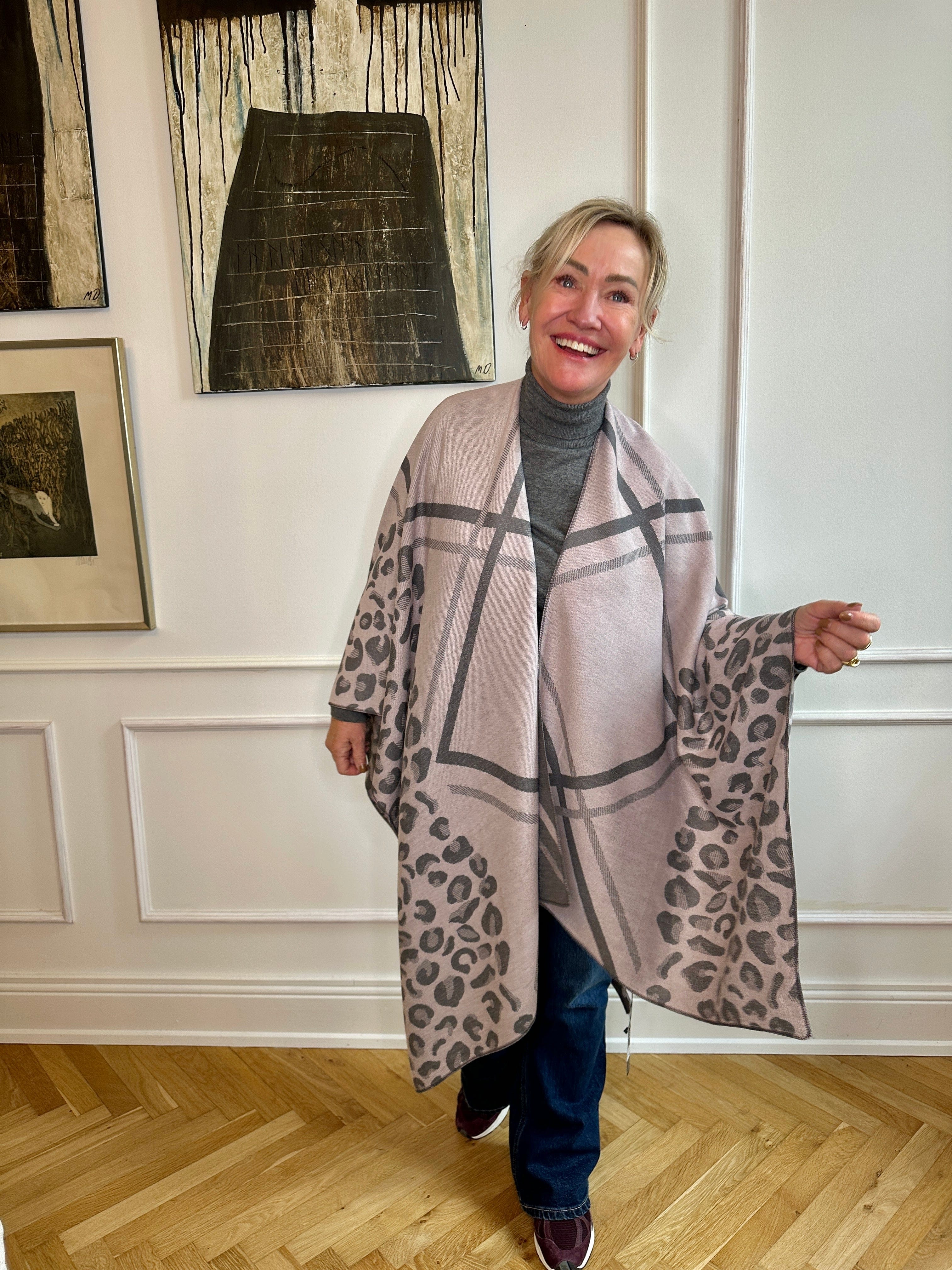 Poncho i blandet uld - Grå/rosa m. mønster Uldplaiden.dk