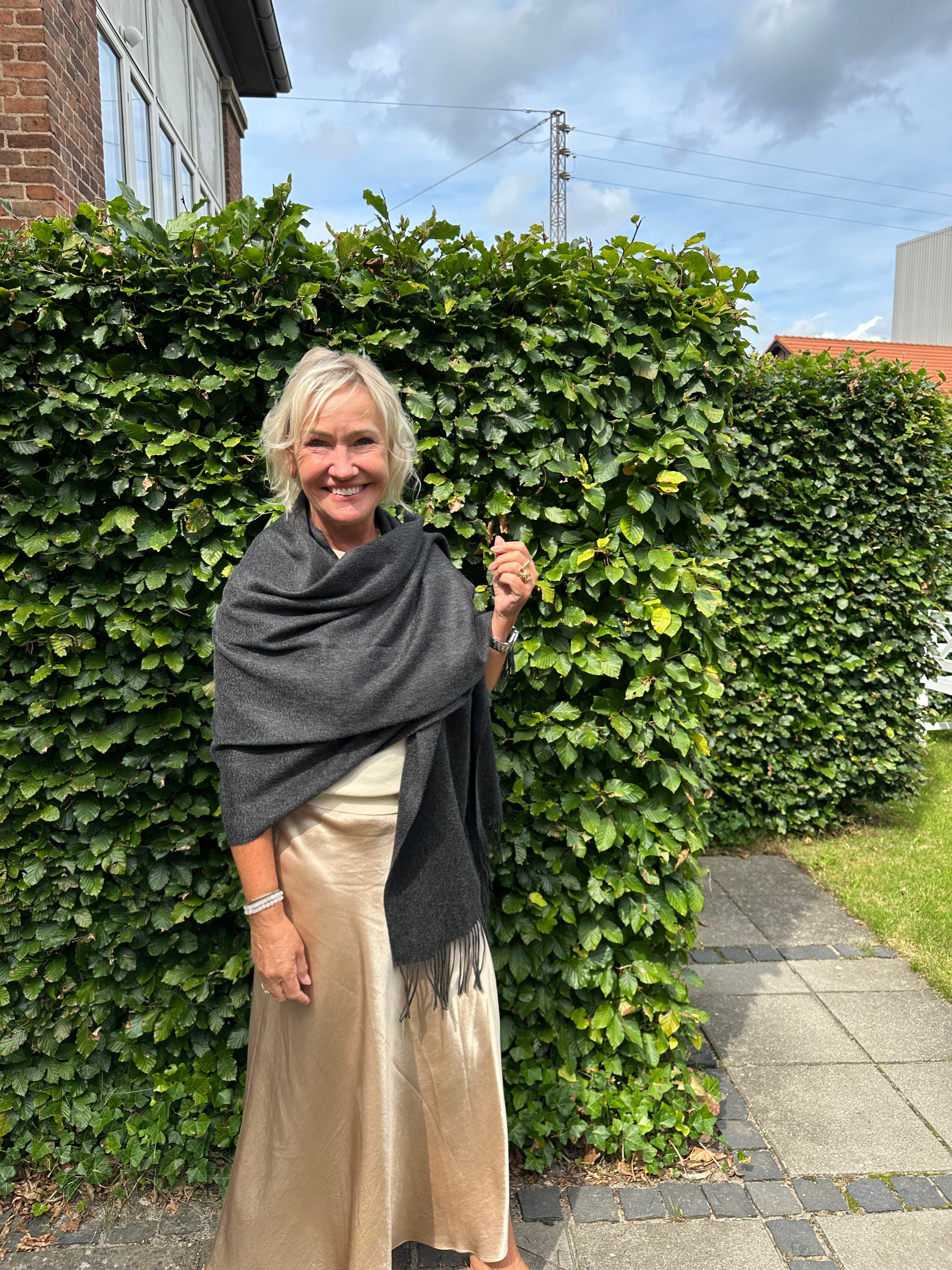 Sjal i 100% Cashmere - Mørkegrå (70x200 cm) Tørklæder og sjaler Uldplaiden