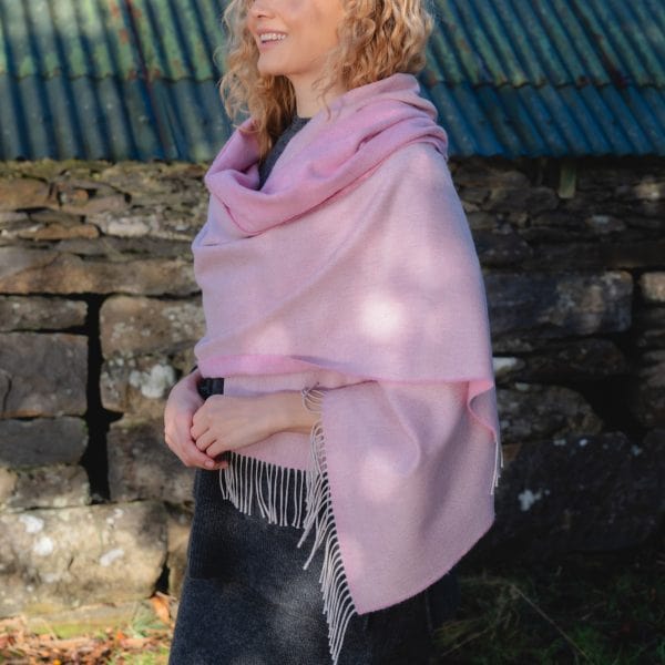 Sjal i 100% Merinould - Pink(76x200 cm) Tørklæder og sjaler Uldplaiden