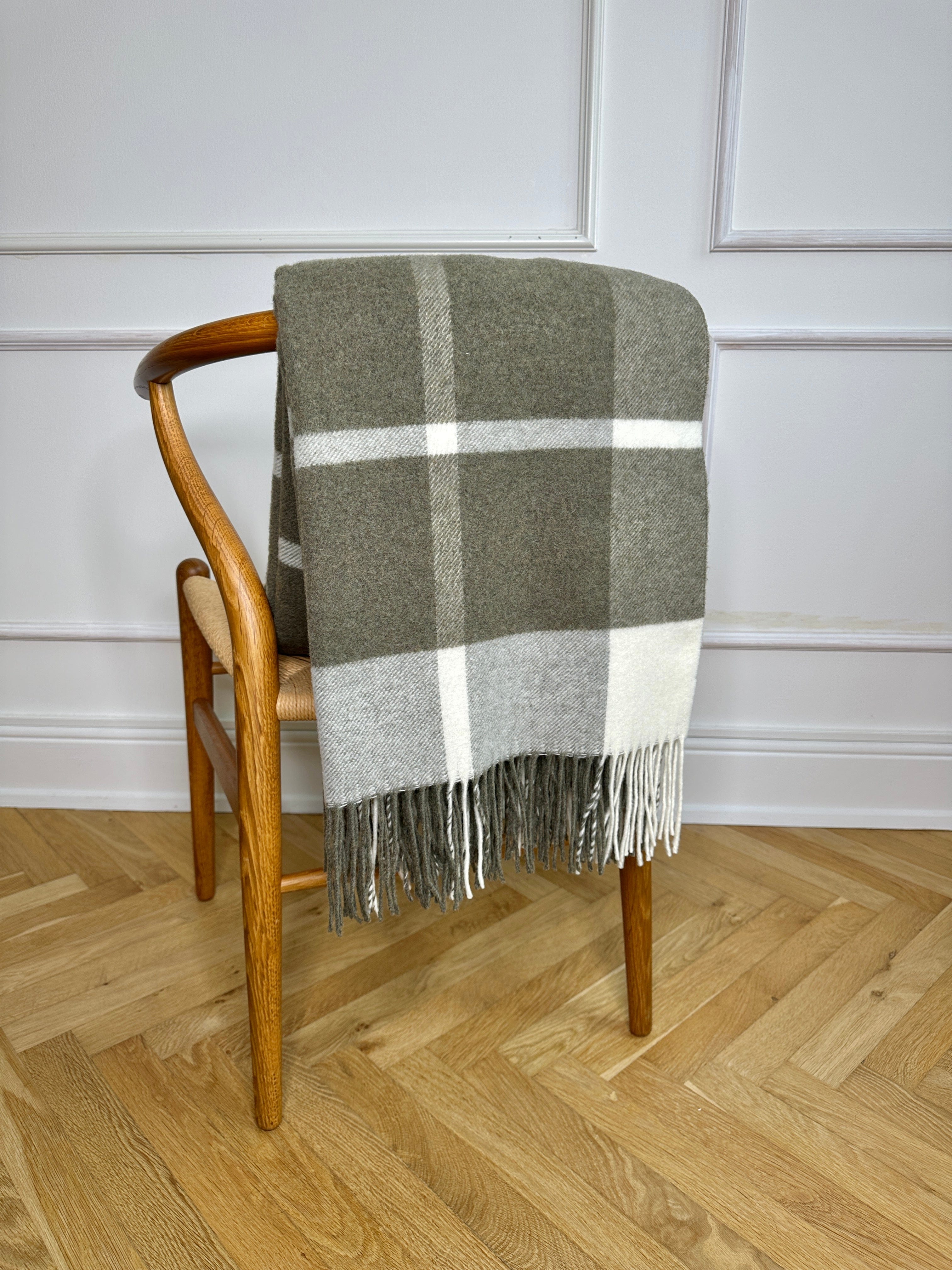 Uldplaid i 10% Cashmere - Khaki tern (140x200 cm) Uldplaid Uldplaiden