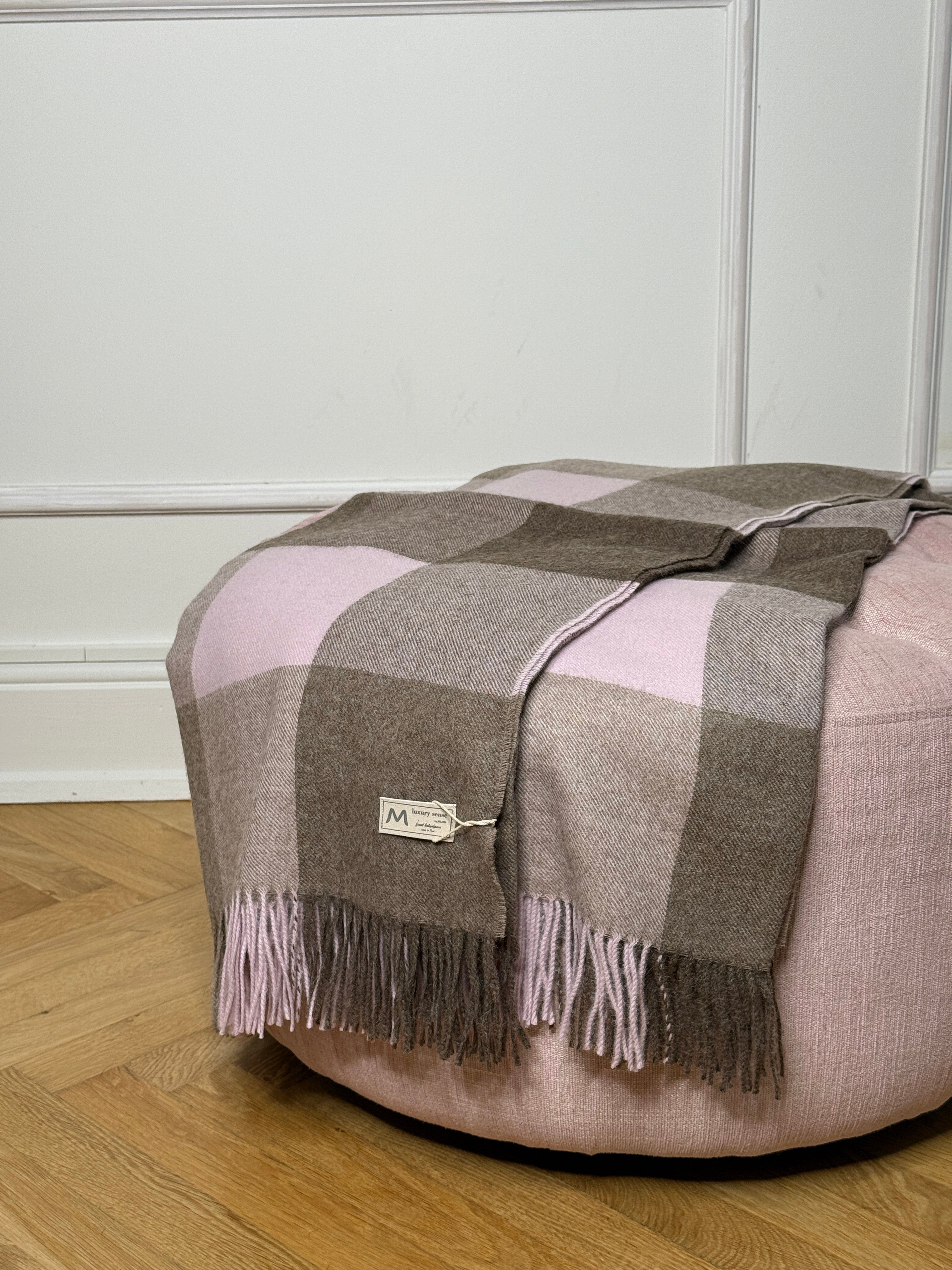 Uldplaid i 100% baby alpaca uld - Lyserød m. tern Uldplaid Uldplaiden