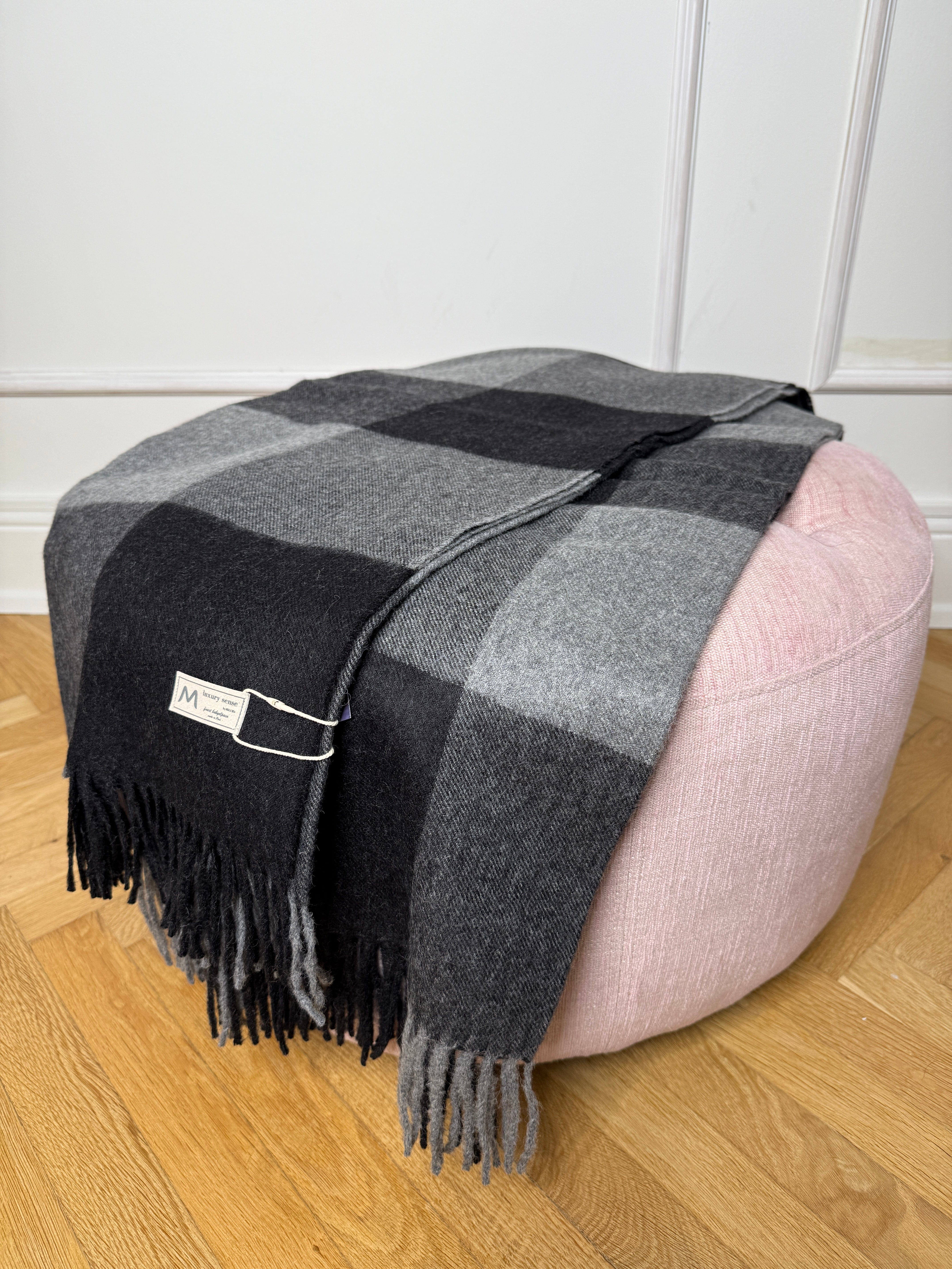 Uldplaid i 100% baby alpaca uld - Sort/grå m. tern Uldplaid Uldplaiden