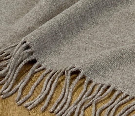 Uldplaid i Merinould - Dobbeltsidet Beige (140x200 cm.) Uldplaid Uldplaiden