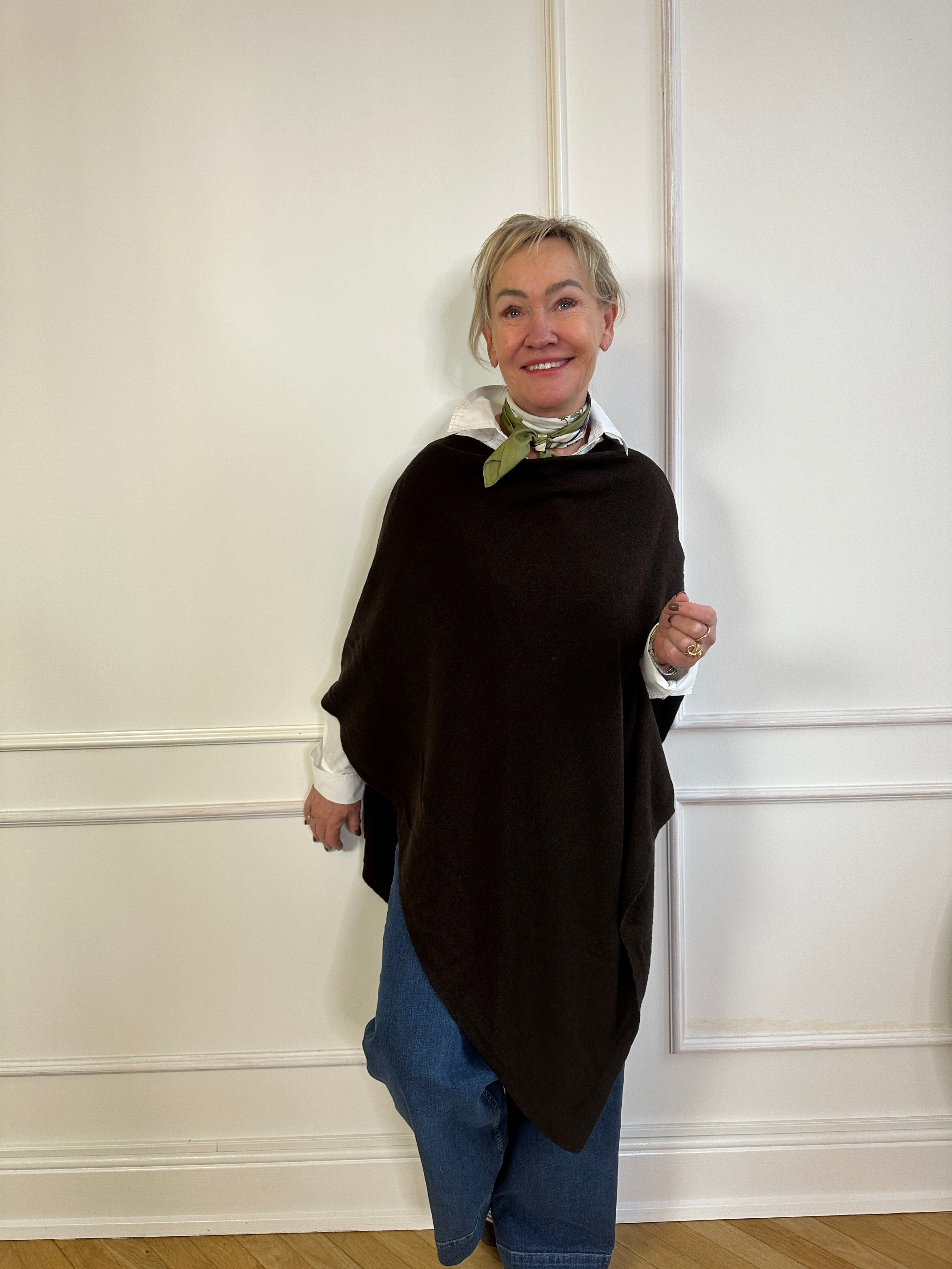 Poncho i 10% cashmere - Brun large Uldplaiden.dk